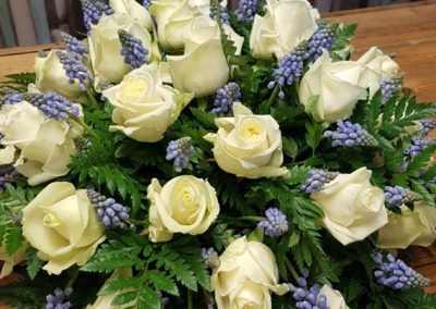 rouwstuk-wit-met-blauw